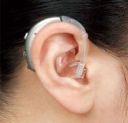 为什么戴助听器后在这几种情境下还是听不清？